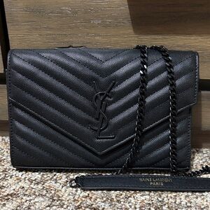 NWOT Luxury inspired Quilted Black Crossbody Bag